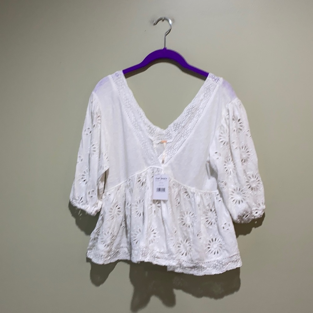 ☀️Free People white lace top